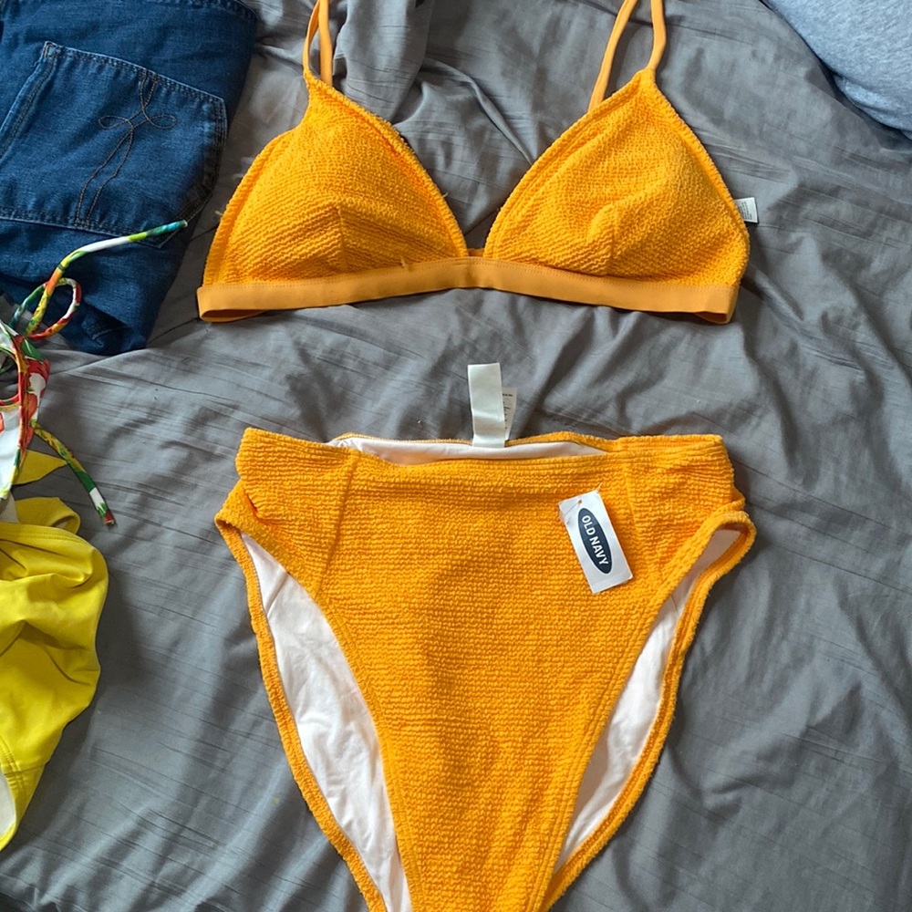Bikinis turquoise and orange